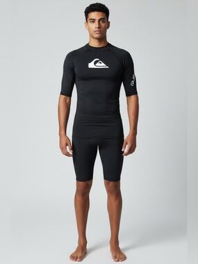 Quiksilver Men's Black Rash Guard Top